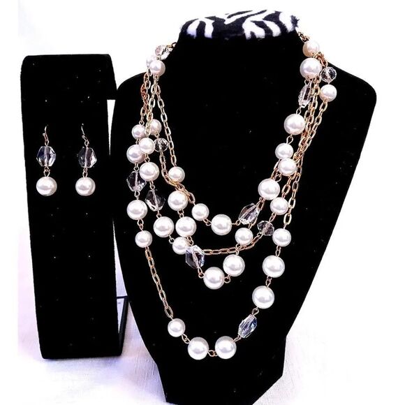 C' Est 1946 Layered White Faux Pearls Necklace and Drop Earrings Set - Picture 3 of 8